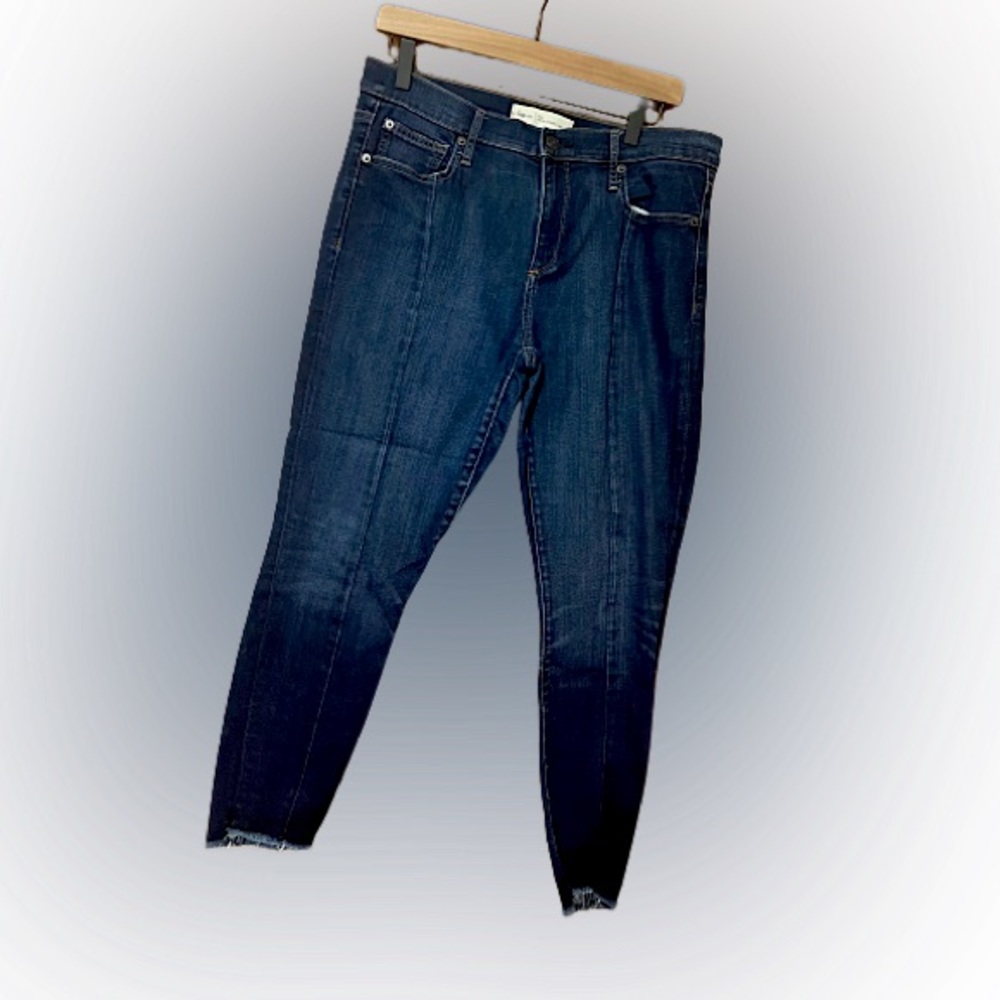 Gap - Dark Wash Jeans - Size 32